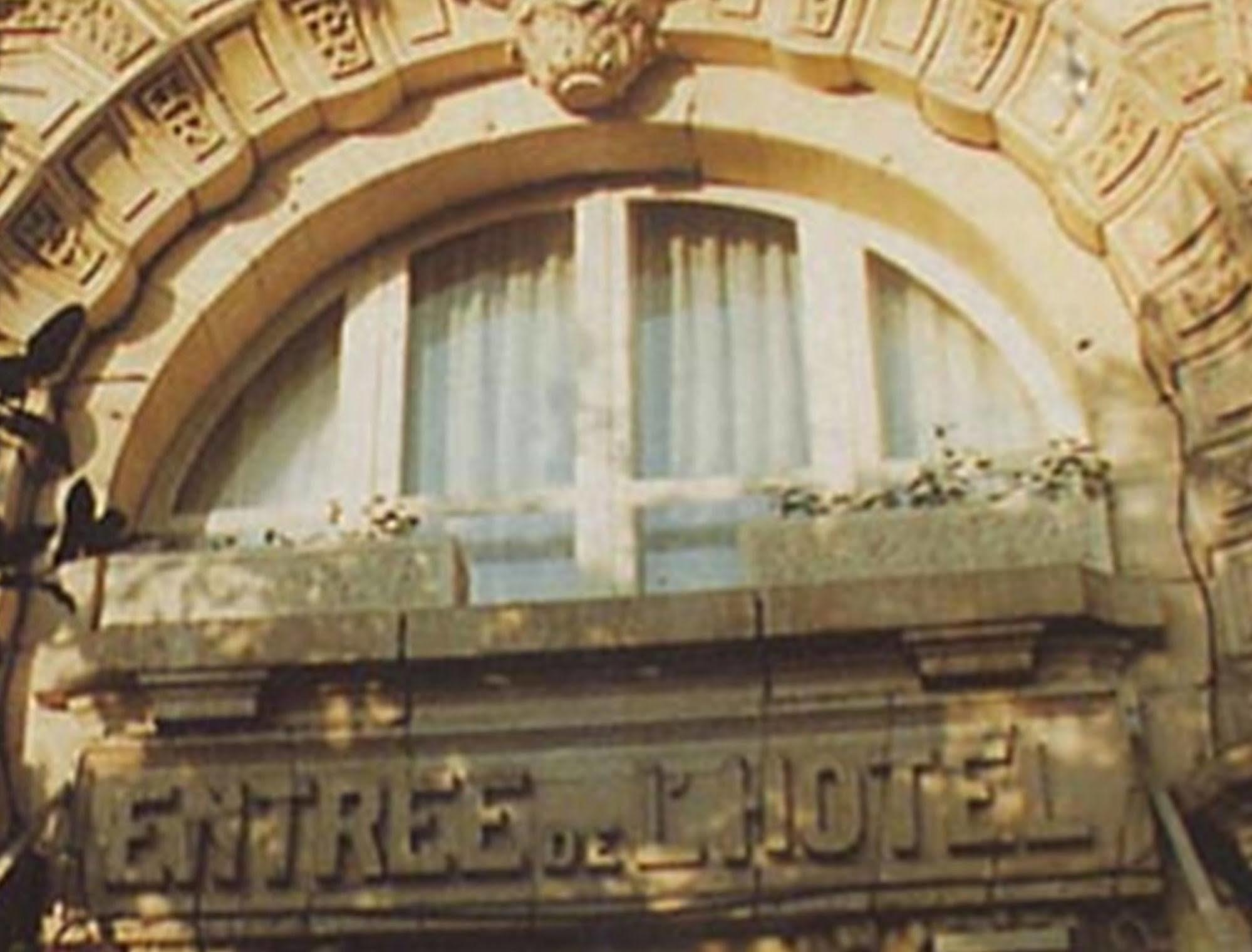 אנז'ה Hotel De France מראה חיצוני תמונה